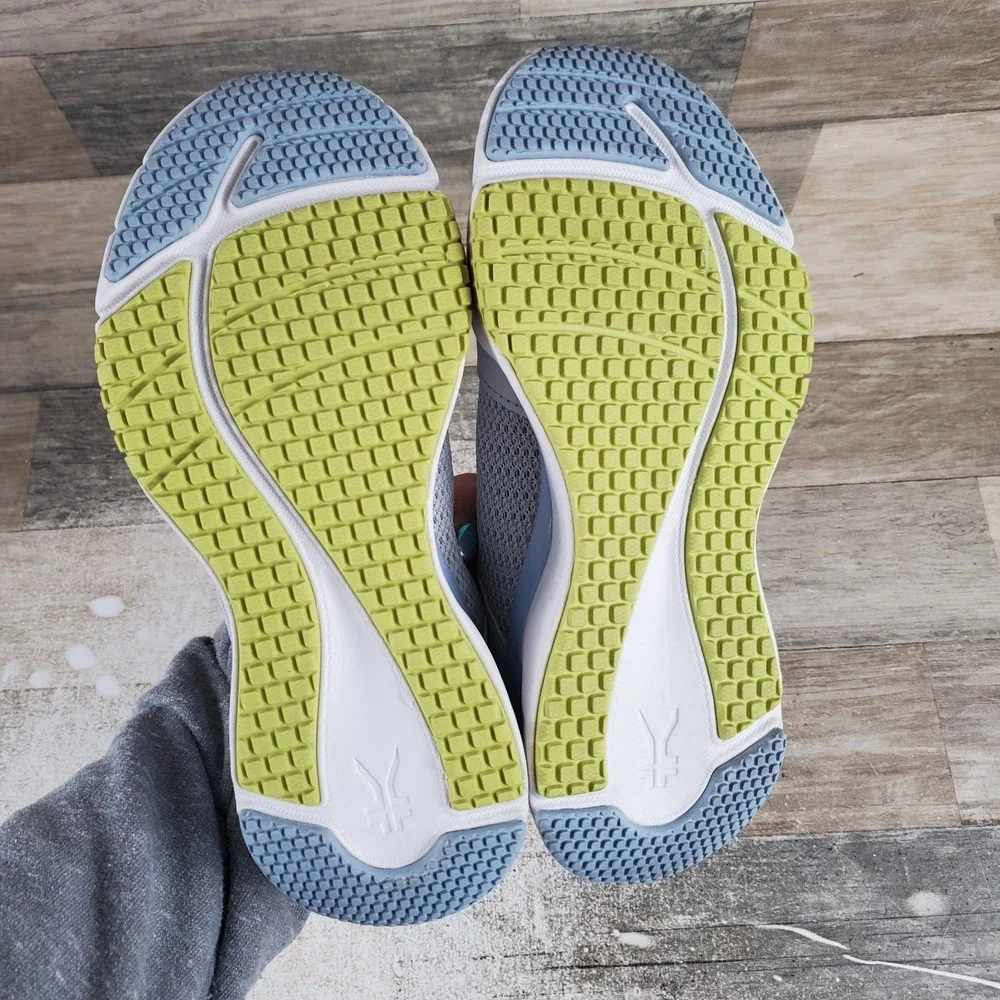 Kuru Quantum 2.0 Womens Shoes Sz 7 M Running Dove Gray Pale Lime Lace Up Sneaker